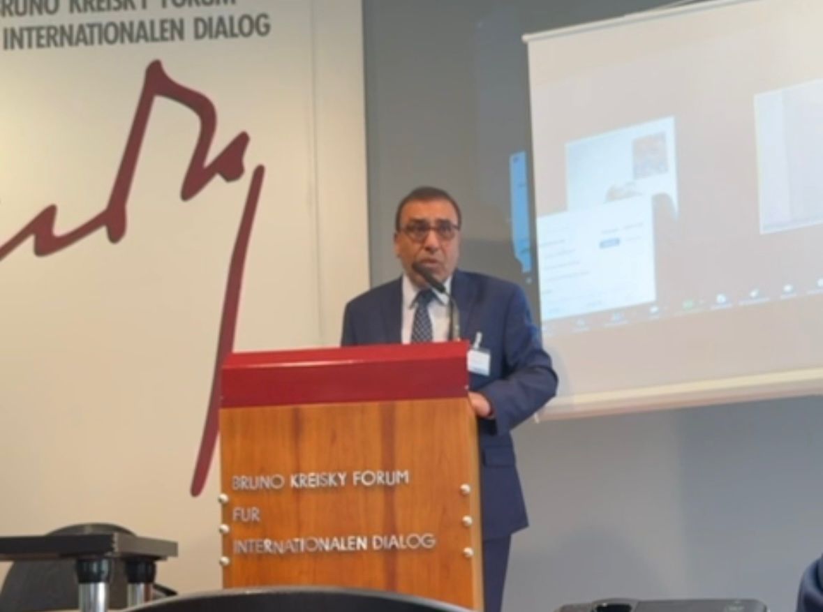 میاخېل د ویانا په غونډه کې: د قومي او ژبني تعصباتو روایتونه د افغانستان د درد دوا نه ده 