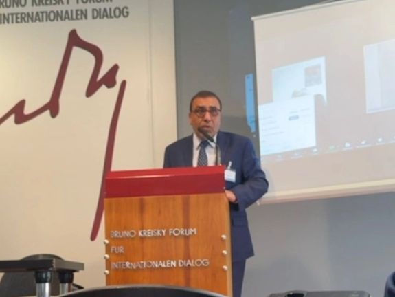 میاخېل د ویانا په غونډه کې: د قومي او ژبني تعصباتو روایتونه د افغانستان د درد دوا نه ده