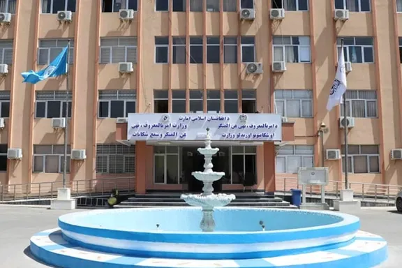 د طالبانو امربالمعروف وزارت وايي، د ټولو دولتي کارکوونکو د «صورت او سیرت» اصلاح کوي