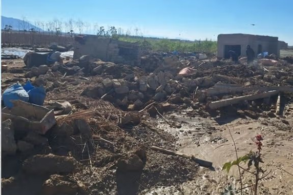 په فراه کې د سېلابونو له کبله تر ۴۰۰ ډېر کورونه ویجاړ شوي دي