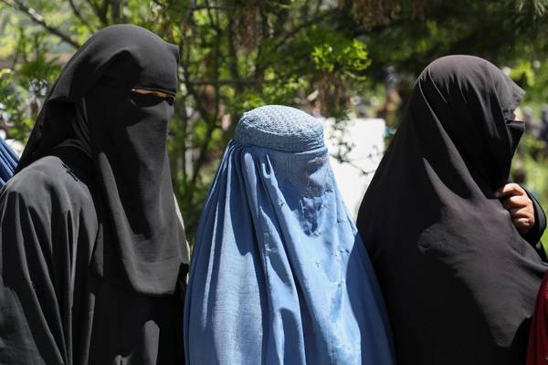 افغانه مېرمن: د طالبانو له لاسه روغتون ته د تګ اجازه هم نه لرو