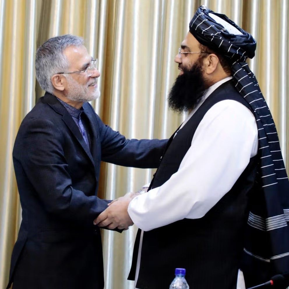 إيران تعلن استعدادها للوساطة بين طالبان وباكستان