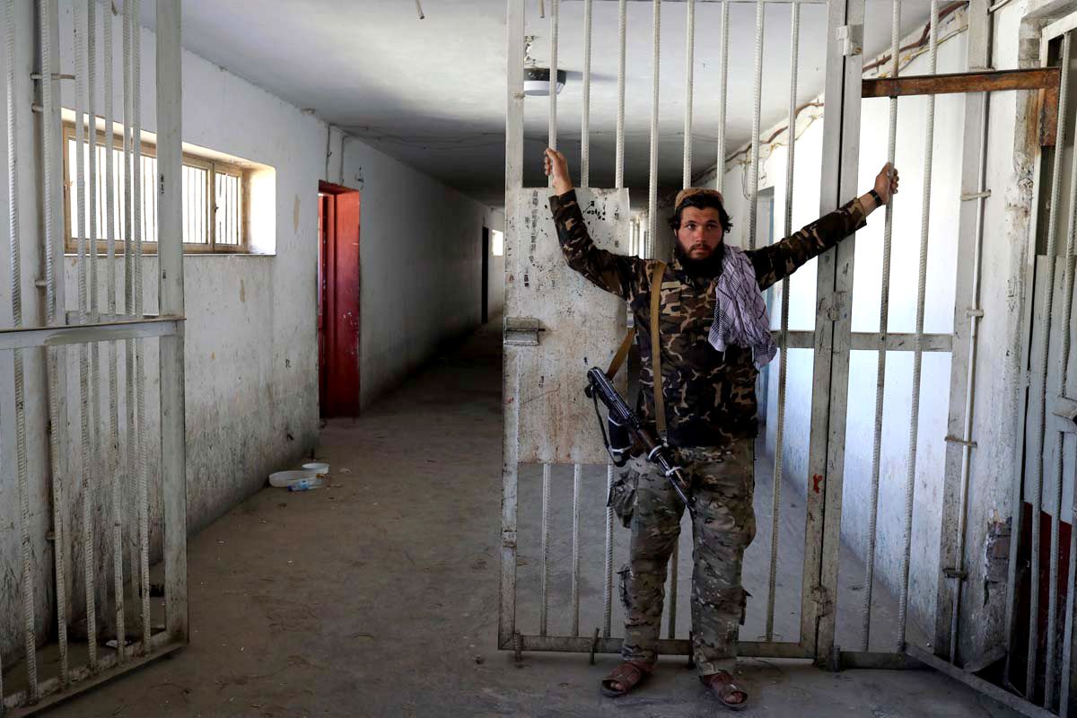 گزارش جدید یوناما: طالبان زندانیان را با شوک برقی، بندش تنفس و لت‌وکوب شکنجه می‌کنند