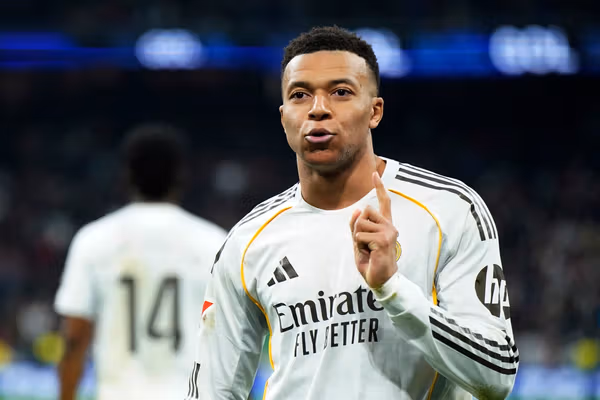 رئال مادرید با پنالتی دقایق پایانی کیلیان امباپه، رایو وایکانو را شکست داد