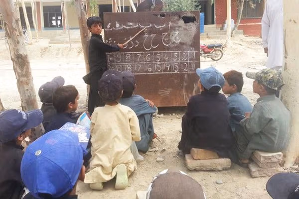 د مورنۍ ژبې نړیواله ورځ؛ لا هم میلیونونه پښتانه ماشومان پر خپله ژبه له زدهکړو محروم دي