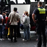 ۶۲ افغانانو د پیسو په بدل کې جرمني ته د تګ له غوښتنې لاس اخېستی