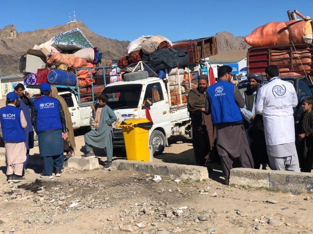 افزایش اخراج افغان‌ها از پاکستان؛ طالبان می‌گوید مهاجرین نباید ابزار اهداف سیاسی باشند