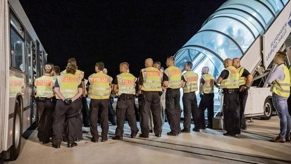 للمرة الثانية.. ألمانيا ترحّل 81 أفغانيًا مدانًا إلى كابل بالتنسيق مع طالبان