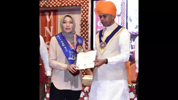 دانشجوی افغان برنده مدال طلا در دانشگاه گجرات هند شد