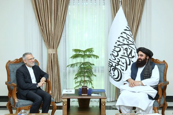 د ایران د بهرنیو چارو وزیر امیرخان متقي ته د ایران د سفر بلنه ور کړې