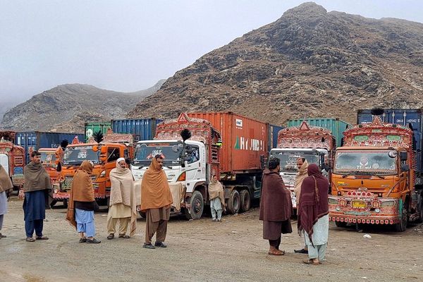 اسحاق ډار: ملګرو ملتونو غوښتنه کړې چې پاکستان دې له افغانستان سره تړلې پوله بېرته پرانیزي