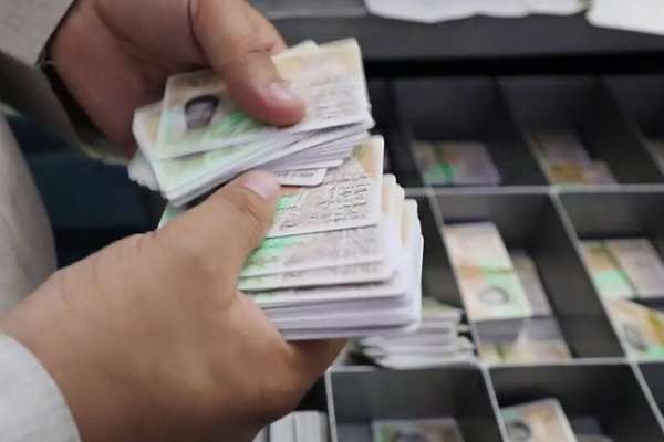 طالبانو د بهرمېشتو افغانانو لپاره د تذکرو بیې ټیټې کړې