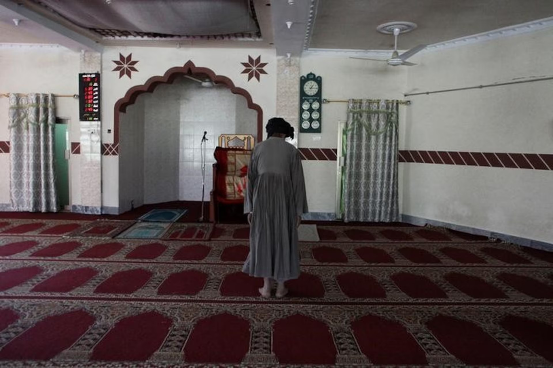 هبت الله اخوندزاده؛ د کچلاغ د الحاج جومات له امامته د طالبانو تر امارته