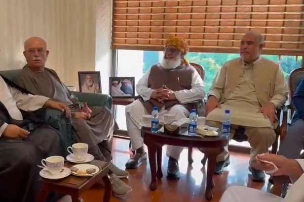 مولانا فضل الرحمان د یوه نوي «متحد اپوزیسیون» د جوړولو خبر ور کړی