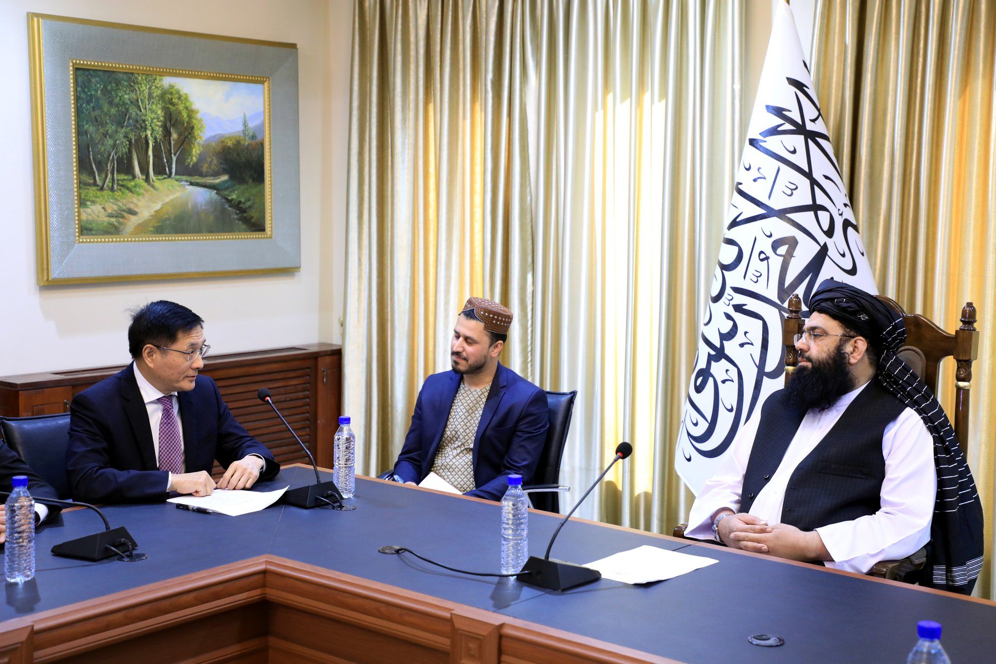 معاون سیاسی رئیس الوزرای طالبان و نماینده ویژه چین برای افغانستان