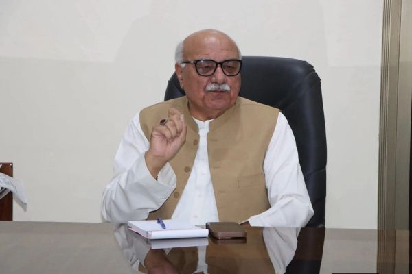 میا افتخار حسین: پاکستان کې ولسواکي هېڅکله په ریښتینې معنا وده نهده کړې