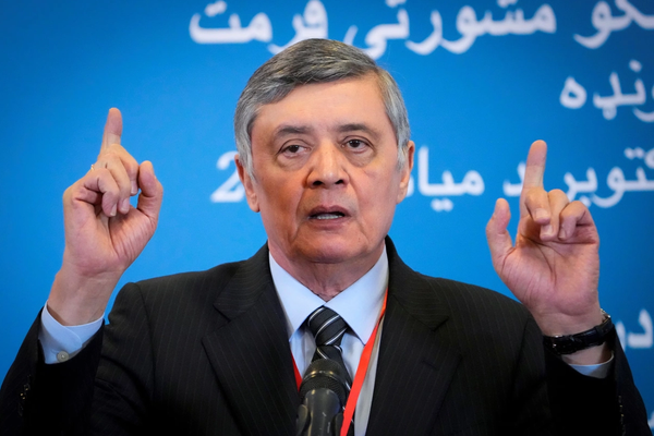 د روسیې ځانګړی استازی: لوېدیځ دې د افغانستان کنګل شوې شتمنۍ خوشې کړي
