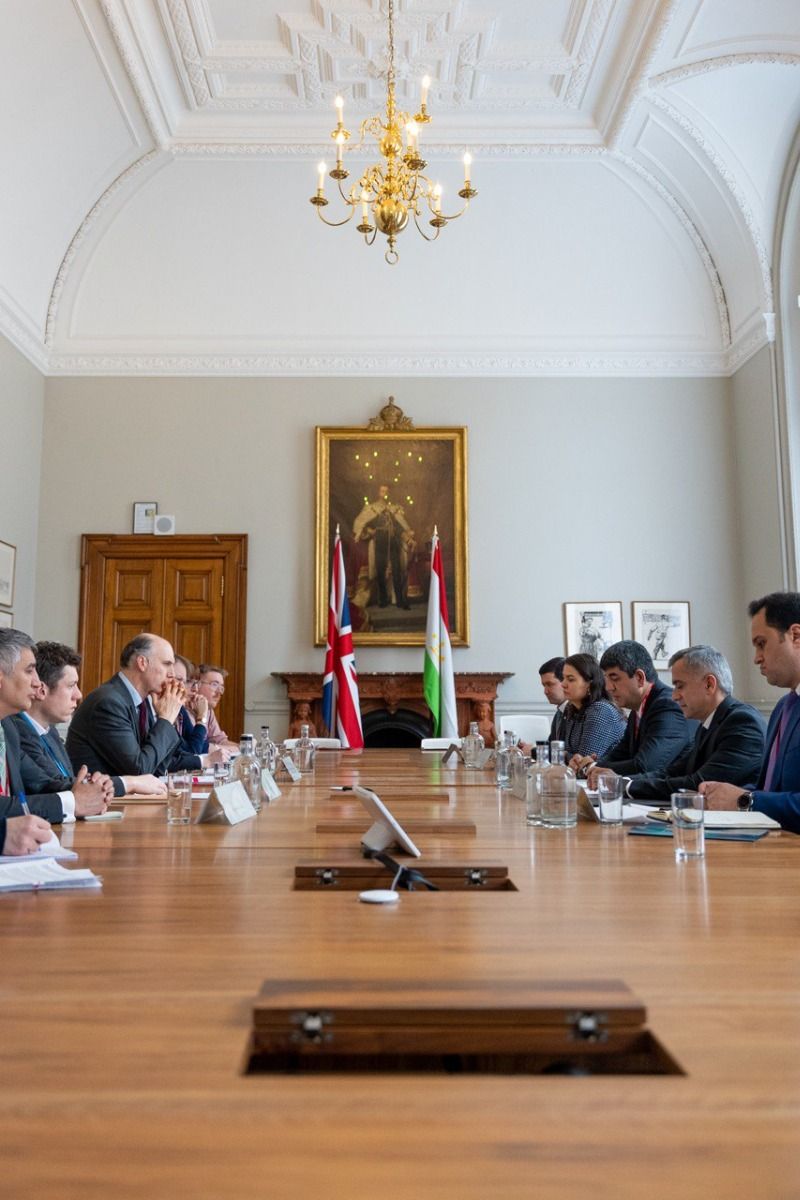 نمایندگان تاجیکستان و بریتانیا در لندن درباره وضعیت افغانستان گفت‌وگو کردند