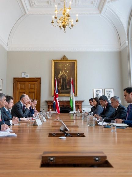 نمایندگان تاجیکستان و بریتانیا در لندن درباره وضعیت افغانستان گفتوگو کردند