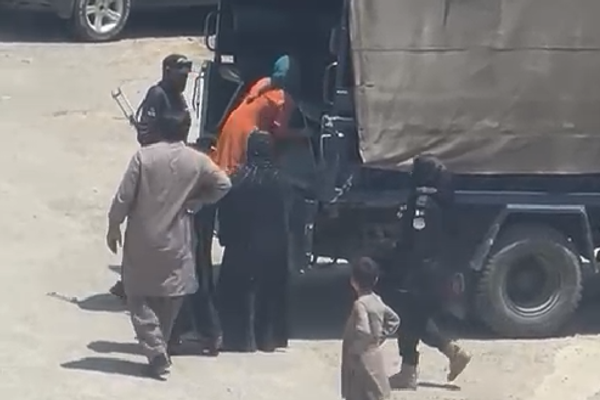 له هند سره تر اوربند وروسته په پاکستان کې د افغان کډوالو نیونې بیا پیل شوې