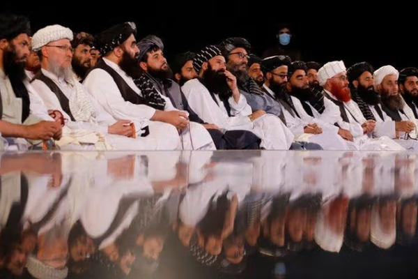 مركز أبحاث أميركي: اعتراف دول الخليج بطالبان لا يزال مستبعداً