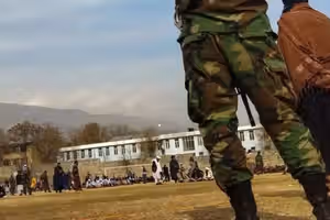 له لوبغالو تر محکمو او زندانونو؛ طالبانو په عام محضر کې د خلکو په درو وهلو پاليسي بدله کړې