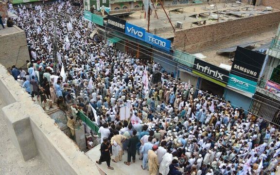 پاکستاني چارواکو د بنو په لاریونونو کې د تاوتریخوالي د څېړلو لپاره یو کمېسيون جوړ کړ