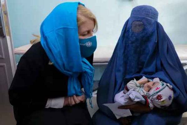 Ban On Women’s Medical Education Endangers Afghanistan's Healthcare System, Says UNICEF