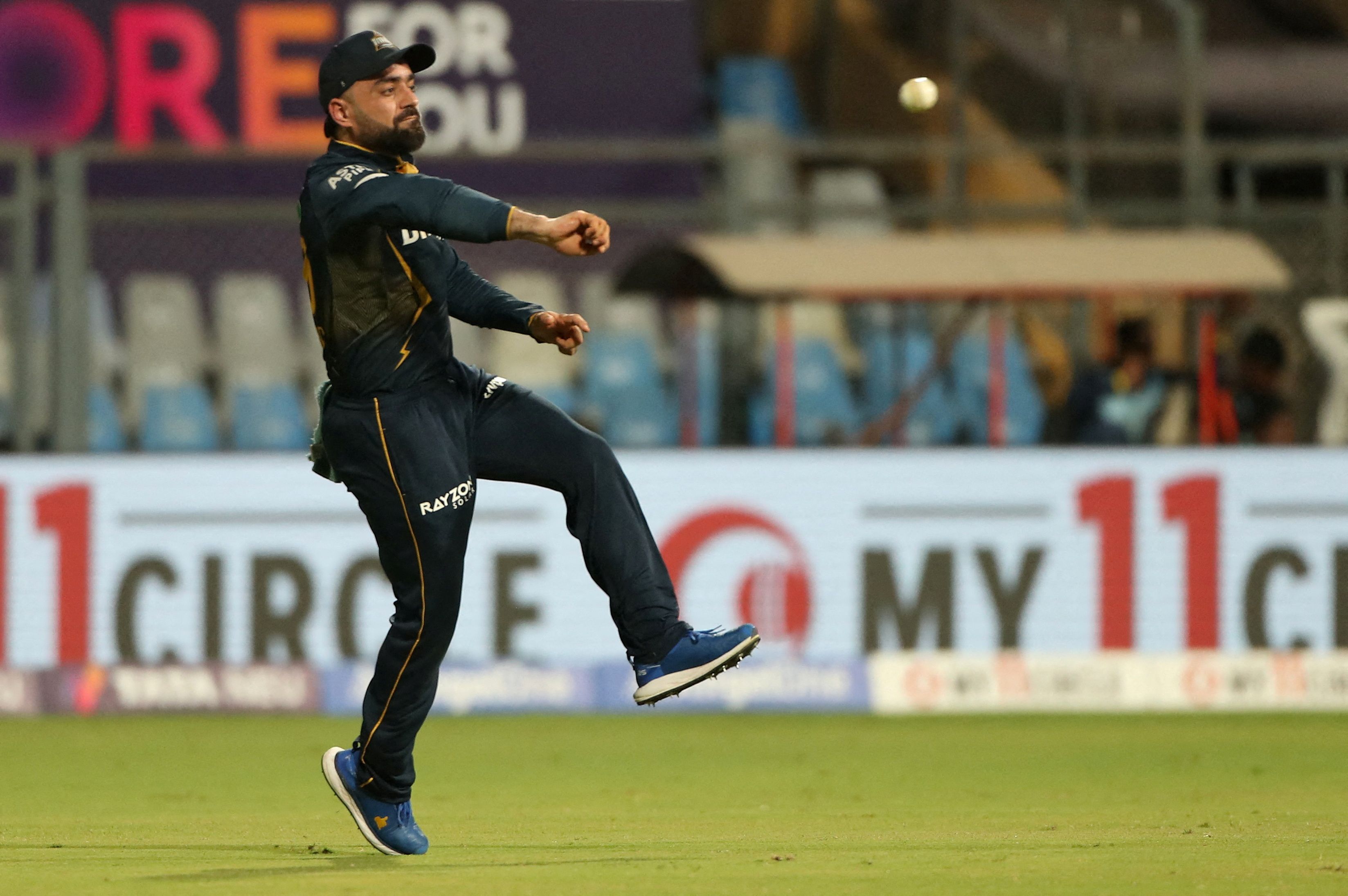 بررسی سقف حضور بازیکنان کریکت افغانستان در لیگ‌های خارجی و قوانین مشابه در جهان