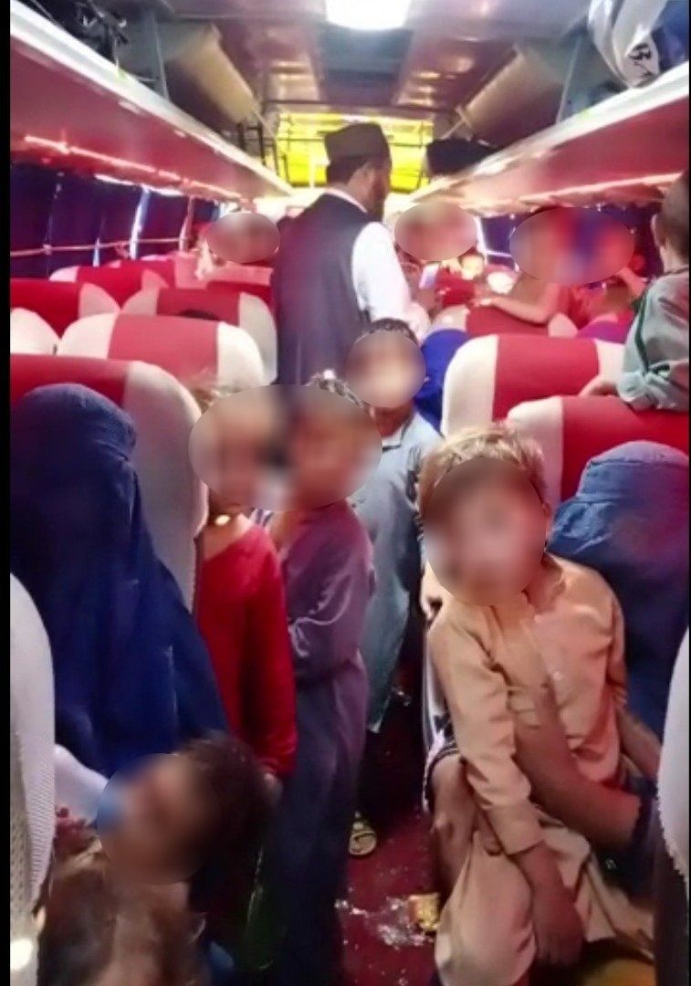 قنسولگری طالبان در کراچی: نزدیک به ۱۳۰۰ افغان،‌ از جمله ۲۵۷ زن در پاکستان زندانی‌اند