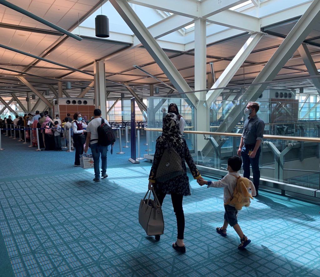  بیش از ۳۰۰ شهروند افغانستان روز جمعه در یک پرواز اختصاصی "به کانادا منتقل شدند"