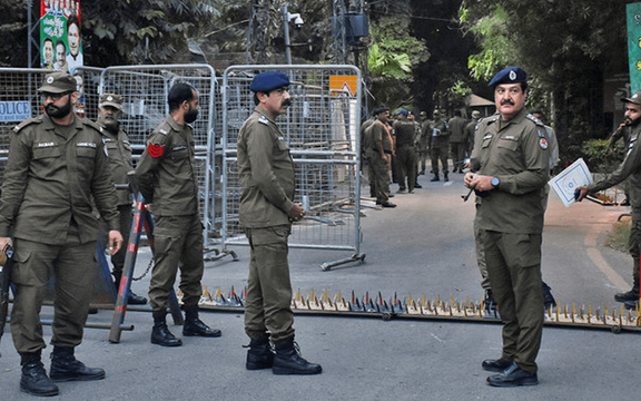 په راولپنډۍ کې پاکستاني پولیسو ۱۱۰ افغانان د جبري اخراج مرکزونو ته لېږدولي