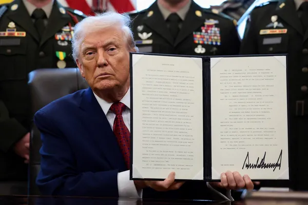 سوریه و چهار کشور دیگر شامل سفربند ترامپ شدند