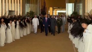 د عربو له خوا د ټرمپ هرکلی؛ ځمکه د عربو زنګېدله لکه ټال