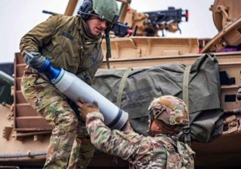 پنټاګون: اوکراین ته یورانیم لرونکې وسلې ورکوو