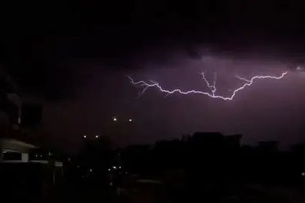 په بلوچستان کې د تندر لوېدو له امله دوه کسان مړه شوي او یو بل ټپي دی
