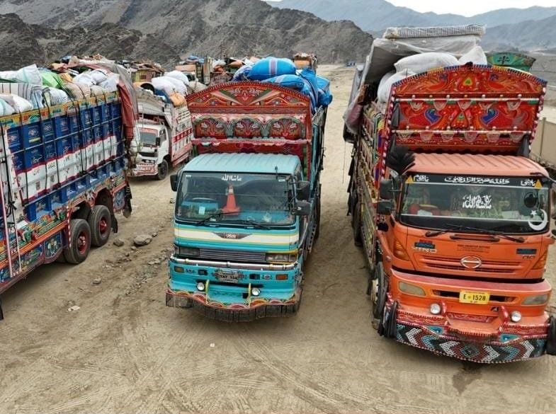 تېره ورځ له ایران او پاکستان نه ۷۵ کورنۍ افغانستان ته جبري ستنې شوې دي