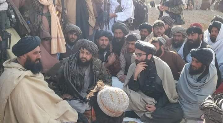 برای بیرون کشیدن کودکی از چاه؛ وزرای دفاع و صحت طالبان با تیم‌های فنی و صحی به زابل رفتند