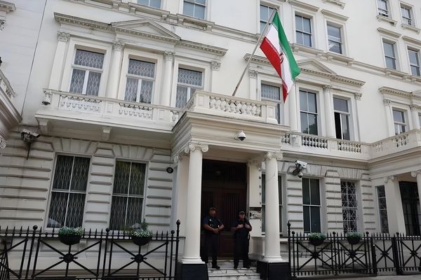 برېتانیا د ایران د اټومي پروګرام په تړاو څه باندې ۷۰ کسان او سازمانونه تحریم کړل