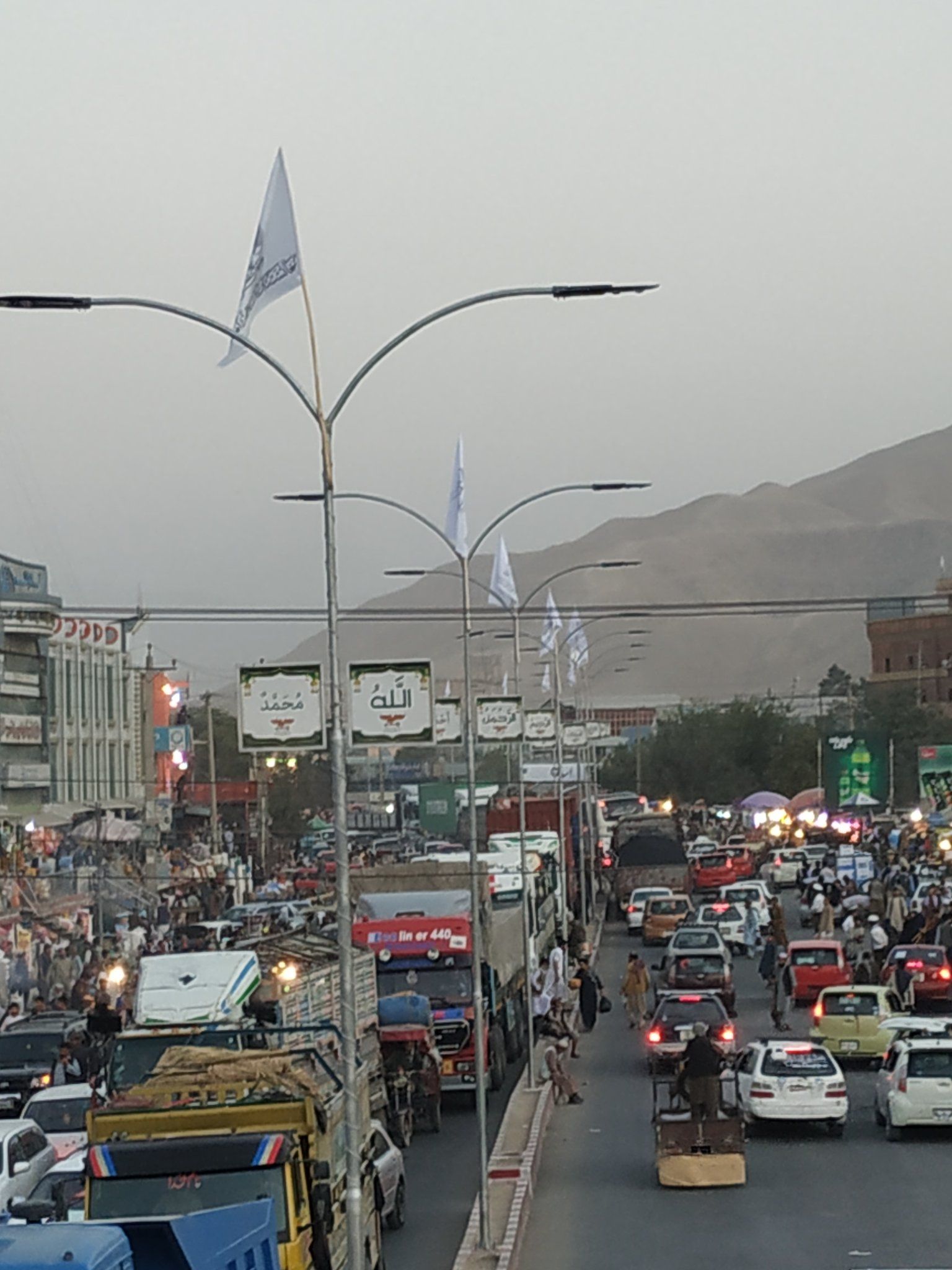 طالبان در بغلان یک نفر را به اتهام فروش شراب شلاق زد