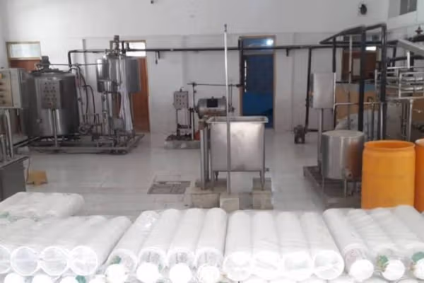 طالبان: په کندز کې له ۲۰ څخه زیاتې د لبنیاتو پروسس فابریکې فعالې دي