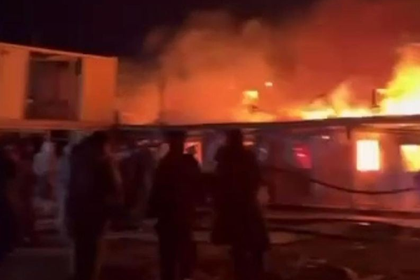 شبكة BBC: مركز علاج المدمنين احترق وشوهدت 30 جثة في الموقع