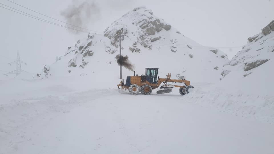 د سالنګونو لویه لاره د سخت توپان او واورې له امله وتړل شوه