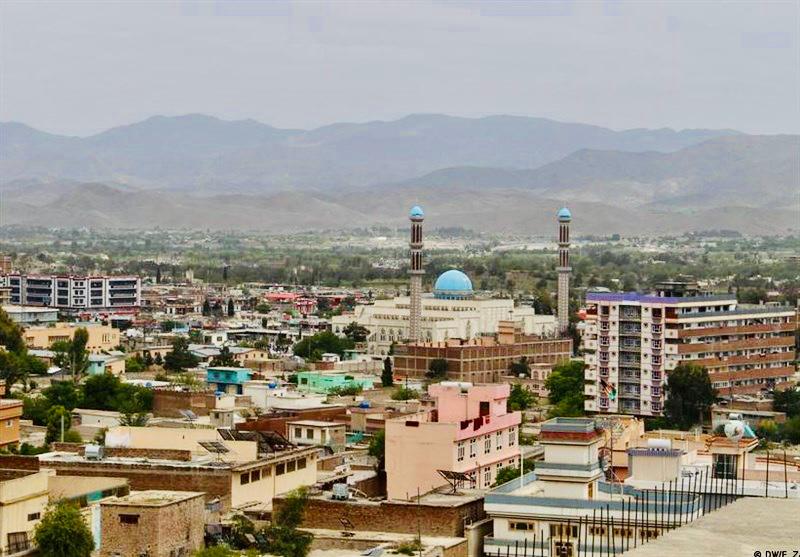 طالبانو خوست کې يوه ښځه او یو نر د «اخلاقي فساد» په تور په عام محضر کې ووهل