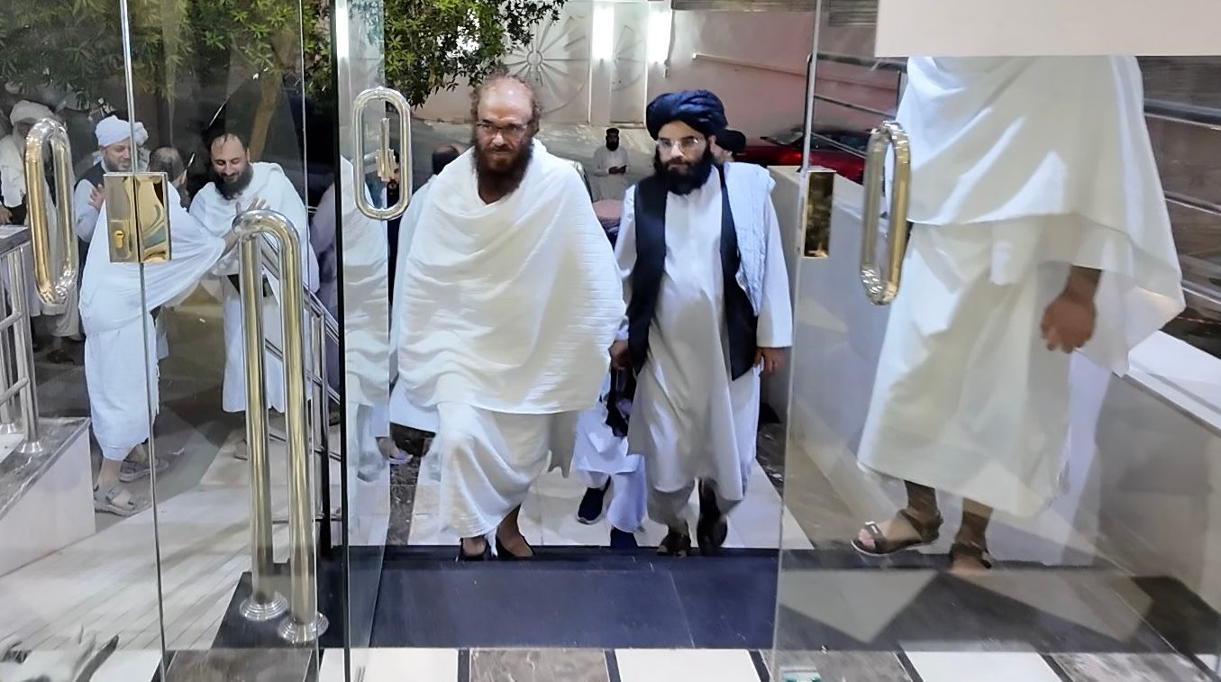 د افغان حاجیانو د مراسمو څار؛ د طالبانو د حج او اوقافو وزیر نور محمد ثاقب سعودي ته رسېدلی