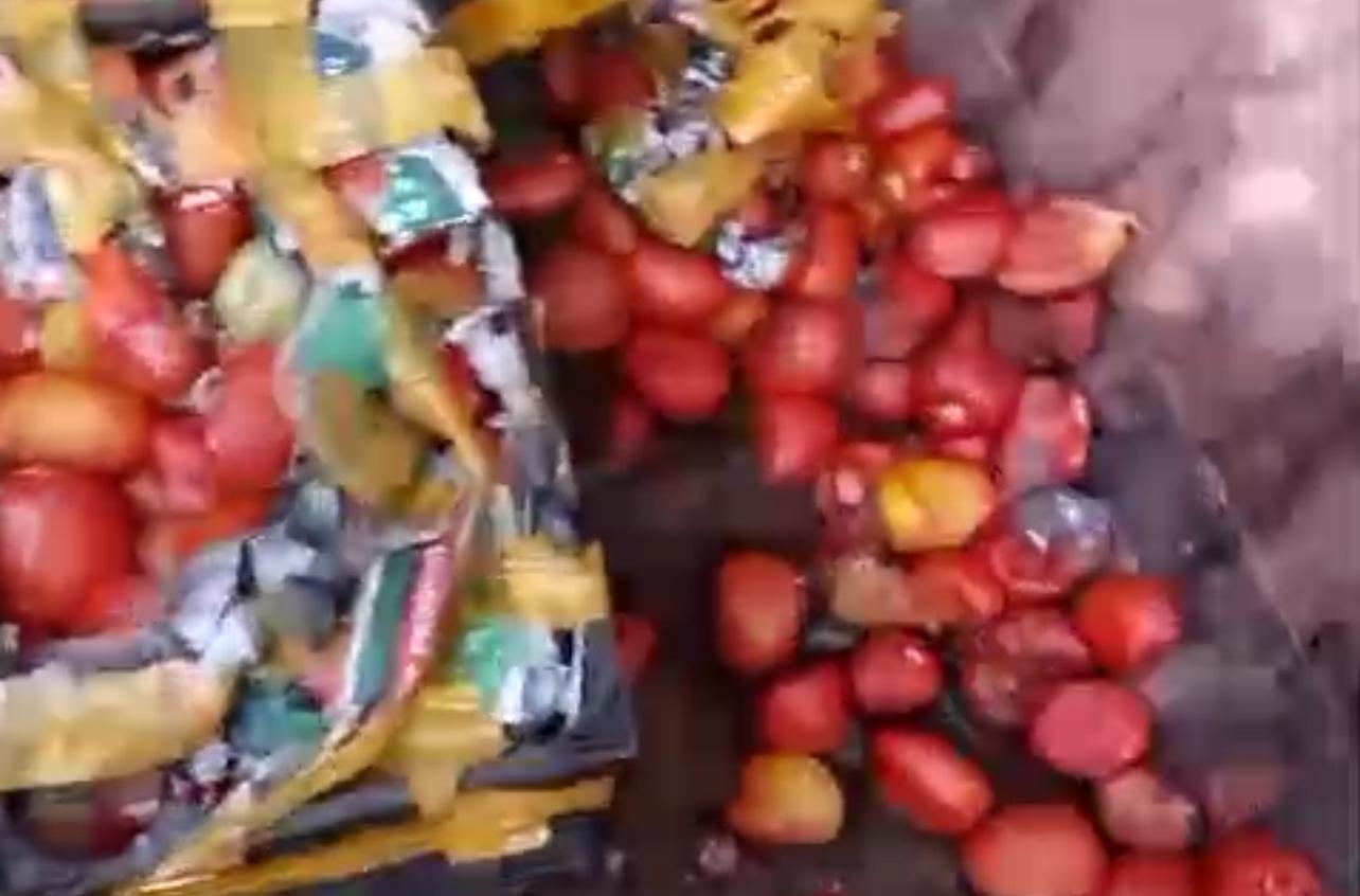 توقف لاری‌های تاجران افغان در مسیر تورخم-پیشاور به دلیل اعتراض یک قبیله در پاکستان