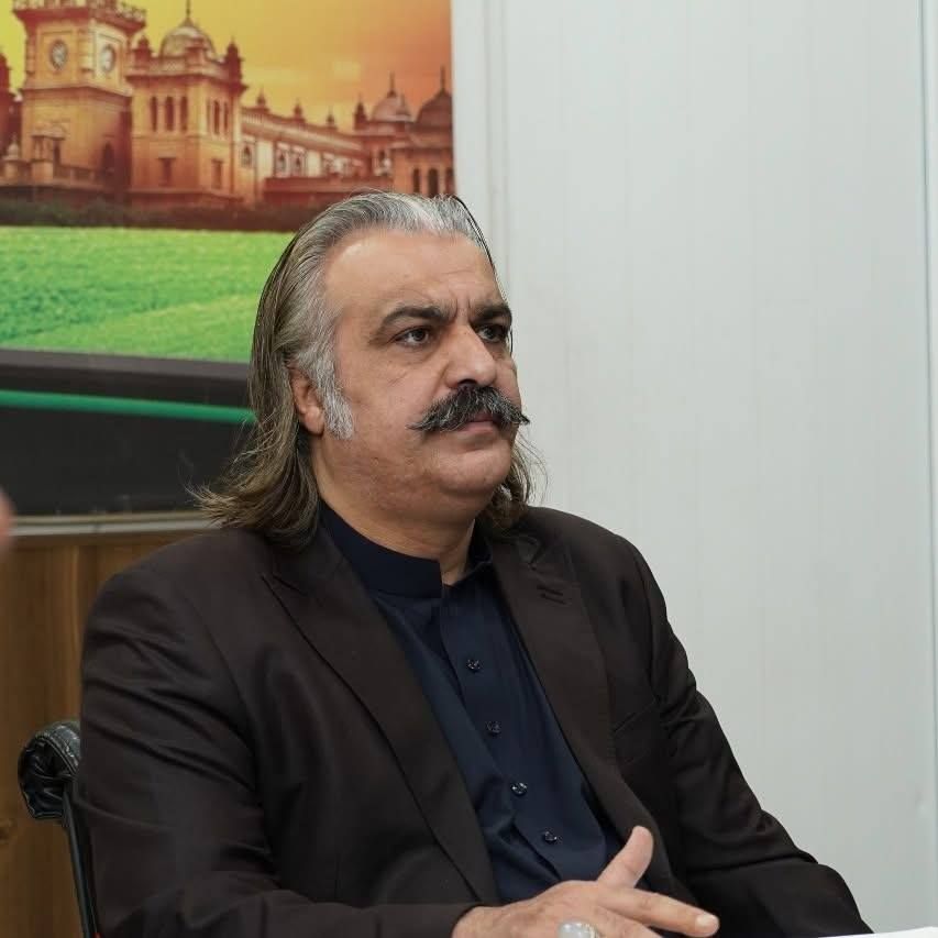 وزیر اعلی خیبرپختونخوا با اخراج اجباری مهاجران افغان مخالفت کرد