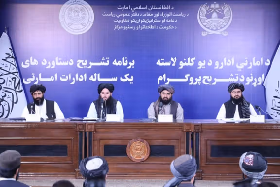 طالبان: د افغانستان د فضا له لارې په ۲۴ ساعتونو کې ۲۶۵ تېرېدونکي الوتنې کیږي