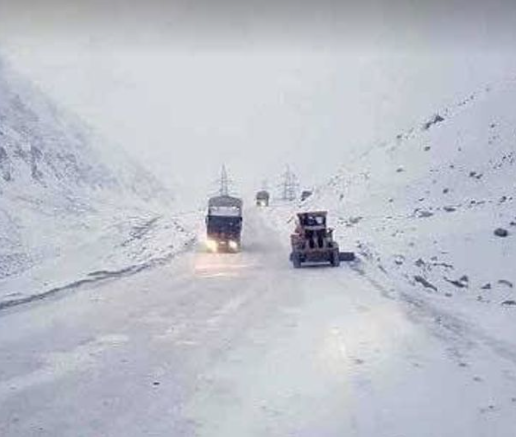 Heavy Snowfall Impacts Traffic Movement in Several Provinces of Afghanistan