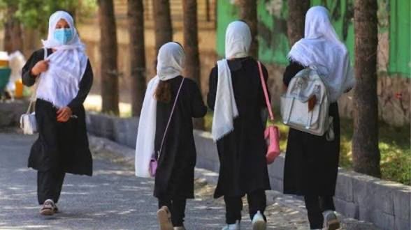 په ګرمسیرو ولایتونو کې نوی ښوونیز کال پېل؛ له شپږم ټولګي پورته نجونې له هم بې‌برخې دي